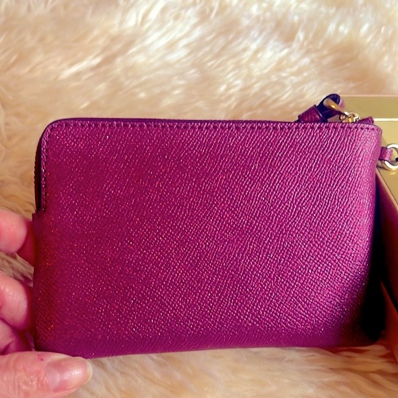 NWT. Coach Zip Wristlet. - Picture 2 of 7